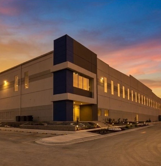 Nave industrial en Ramos Arizpe al atardecer